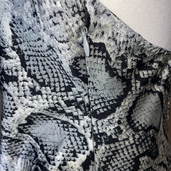 Cotton candy LA reptile print slip dress size medium - Picture 4 of 11